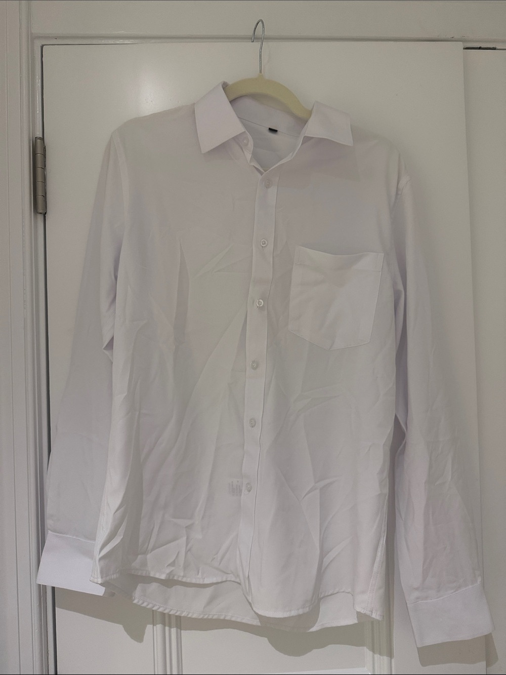 Men's Long-Sleeve White Dress Shirt with Chest Pocket
